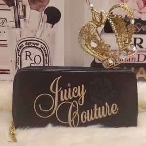 Juicy Couture Black w/Rose Velour Wallet! *Vintage*